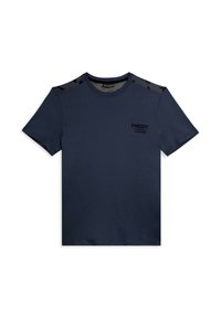 T-shirt a maniche corte di colore blu navy, realizzato in tessuto liscio, con accenti decorativi neri sulle spalle e un logo stampato sul petto.
