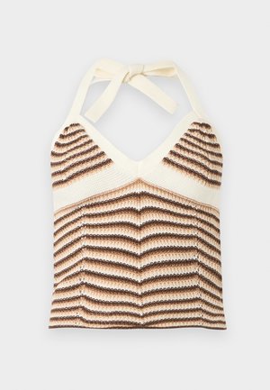 Top scurt tricotat cu guler halter, cu dungi chevron maro și crem și închidere cu fundă la gât.