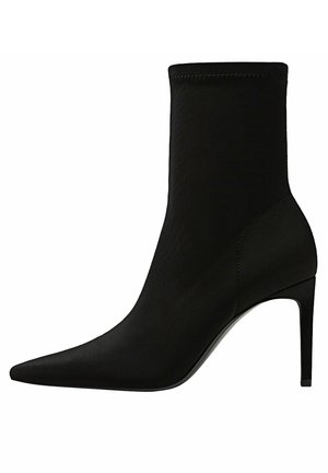 Stivaletti con tacco - black
