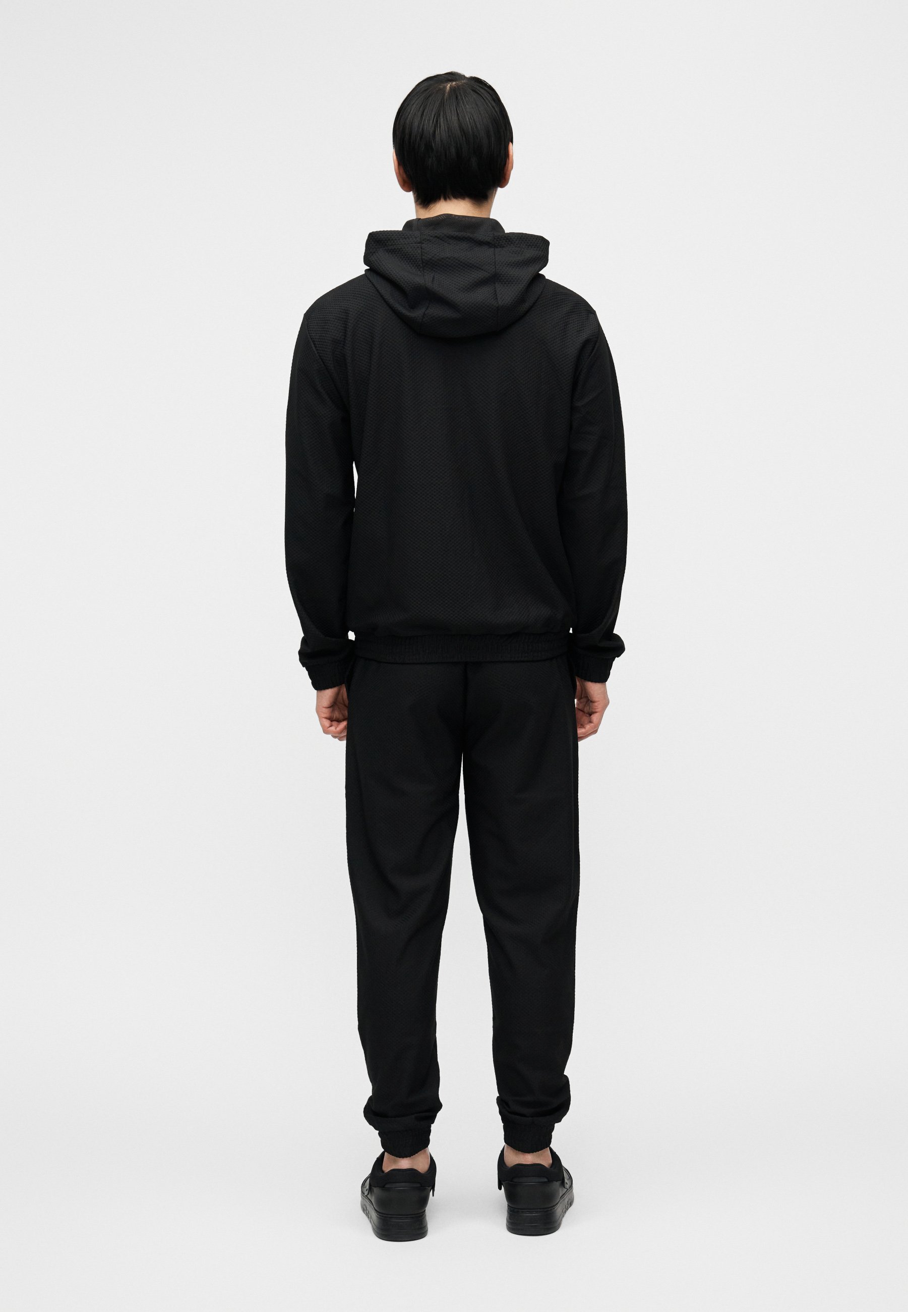 Survêtement à Capuche EA7 Homme Noir Avec Logo Box - Zippé, Poches, élastiques Aux Poignets Et Chevilles, Style Décontracté Sportif