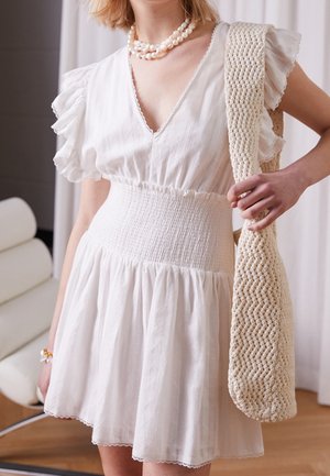 DESIGNERS REMIX Robe de jour - white