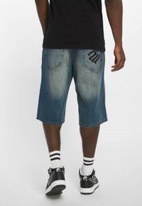 Rocawear Džinsa auduma šorti - light mid blue washed