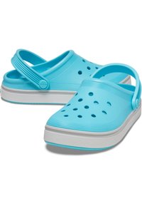 Crocs Rantasandaalit - neon blue