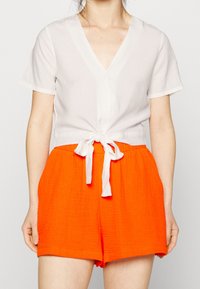 Vero Moda Petite Camicetta - white