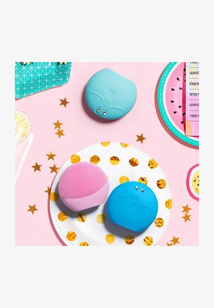FOREO LUNA PLAY SMART 2 SMART SKIN ANALYSIS AND FACIAL CLEANSING - Skincare tool - blue