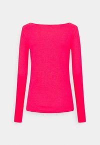 Langärmliges Oberteil in knalligem Pink mit einem weiten, schulterfreien Ausschnitt und einem glatten, elastischen Stoff für eine figurbetonte Silhouette.