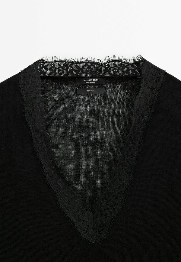 WITH LACE TRIM - Long sleeved top2