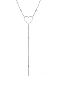 Sølv halskæde med en hjerteformet vedhæng og et langt kæde design med små perler langs længden.