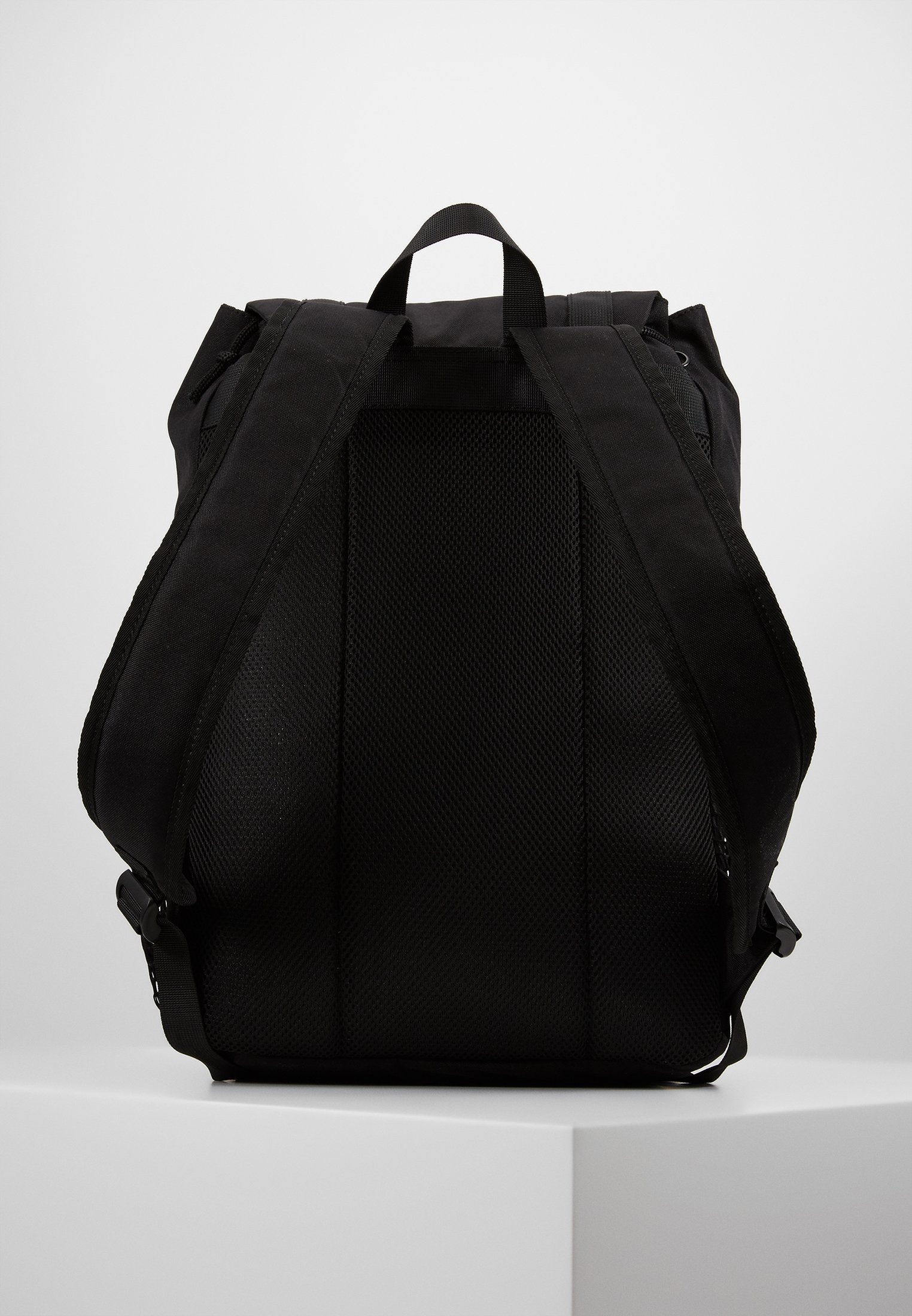 pier one unisex backpack