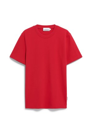 T-shirt rouge à manches courtes en coton, avec un col rond et sans motifs ni accents visibles. Design épuré et simple.
