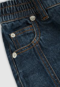 Reiss REISS PETRA KNEE-LENGTH DENIM SHORTS - Džinsiniai šortai - blue