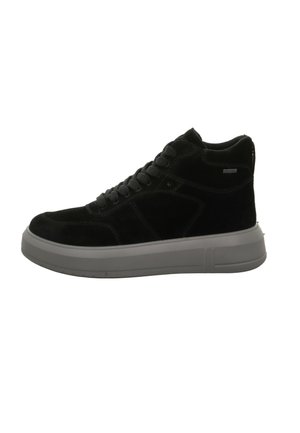 Schwarze Wildleder-Hochtop-Sneaker mit grauer Gummisohle, runder Zehenform und Schnürverschluss. Die Seitenpaneele weisen dezente Nahtdetails auf.