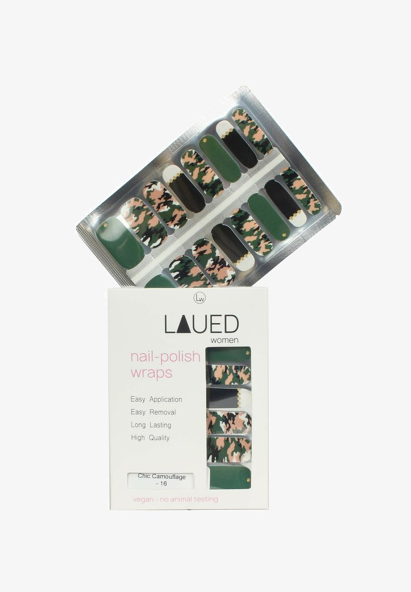 Les wraps de vernis à ongles avec un motif camouflage en teintes vertes, noires et roses. Comprend 16 pièces. Emballé dans une boîte blanche avec les détails du produit.