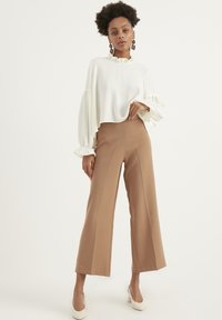 Herita WITH ELASTIC WAISTBAND - Pantaloni - brown