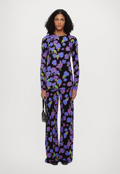 Stieglitz LILIA LONGSLEEVE - Majica z dolgimi rokavi - purple