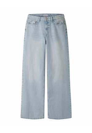 Jean en denim bleu clair à jambes larges, fermeture devant par bouton et zip, deux poches avant et passants de ceinture, présenté sur fond blanc.