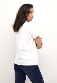 Kaffe LOUISA  - T-shirt imprimé - chalk w foil print