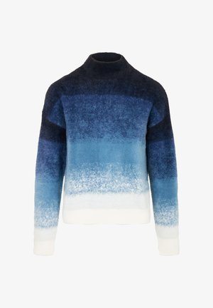 Maglione a gradiente blu con collo alto, caratterizzato da sfumature che vanno dal blu navy scuro al blu chiaro, texture morbida e orlo e polsini a costine bianchi.