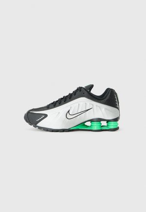 SHOX R4 UNISEX - Trainers - silver-coloured/black/green shock