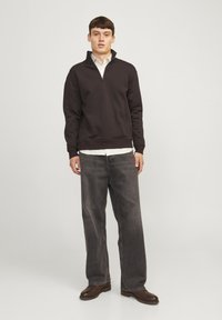 Jack & Jones JJEBRADLEY HALF ZIP NOOS - Sportska majica - mulch