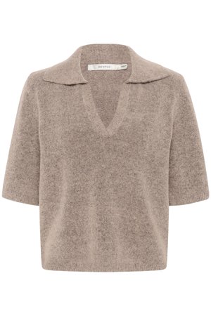 Pull beige à manches courtes avec un col en V, fabriqué en maille douce, arborant un design à col et une coupe décontractée.