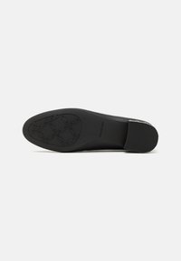 MICHAEL Michael Kors JUNE FLEX  - Baleriinad - black