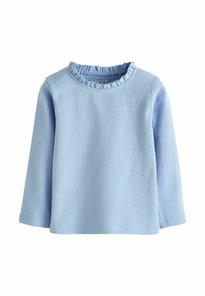 Chemise bleu clair à manches longues pour tout-petit avec un tissu texturé et un col rond à volants, présentée sur fond blanc.