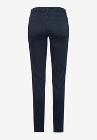 Jeans en denim stretch bleu marine avec un design ajusté, taille mi-haute, cinq poches et une texture de tissu lisse.