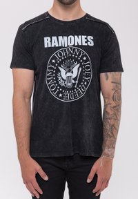Paradiso Clothing RAMONES PRESIDENTIAL SEAL BAND LOGO SNOW WASH - Print T-shirt - black