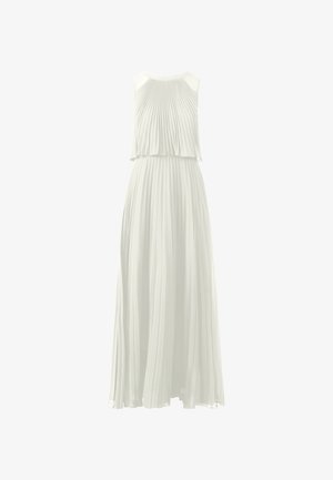 Długa biała sukienka z plisowaną fakturą, bez rękawów, warstwowym gorsetem i zwiewną spódnicą. Gładki materiał z delikatnym połyskiem.