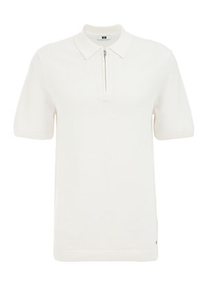 Bela kratka polo majica s ovratnikom in pol-zadrgo. Narejena iz teksturirane tkanine z rebrastimi manšeti in robom.