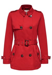 Gabardina roja con diseño de doble botonadura, grandes botones, cintura ceñida con cinturón y bolsillos con solapa. Presenta un cuello estructurado y mangas largas.