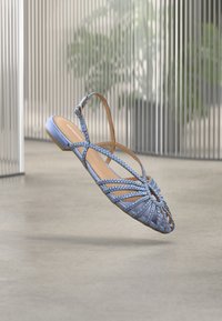 Επιλέχθηκε, azul