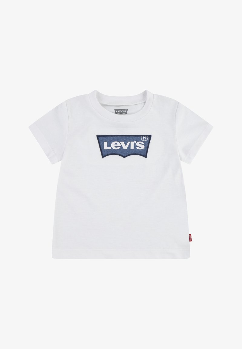 Bela bombažna majica s krožnim izrezom in kratkimi rokavi, ki ima na prednjem delu temno modro vezeno logo Levi's.