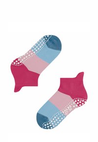 Chaussettes de cheville colorées avec un design audacieux comportant des sections rose, bleu et rose clair. Des points blancs en silicone circulaires sur les semelles offrent une adhérence.
