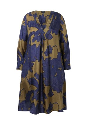 Vestido de manga larga de corte holgado con escote en V, que presenta grandes patrones florales azules sobre un fondo verde oliva.