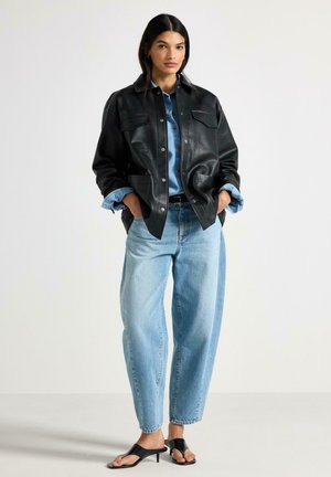 Bunda z umělé kůže - black