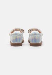 Thumbnail Image 5
