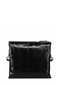 Pochette en cuir noir avec une surface texturée, dotée d'une fermeture éclair sur le dessus et d'une bandoulière chaîne amovible de couleur argentée. Forme rectangulaire.