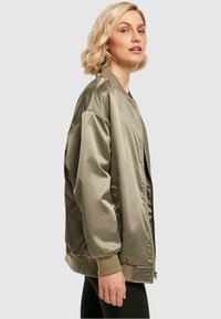 Urban Classics Bomber dzseki - softolive