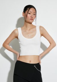 Koton U NECK THICK STRAPPY CROP TANK  - Linne - white