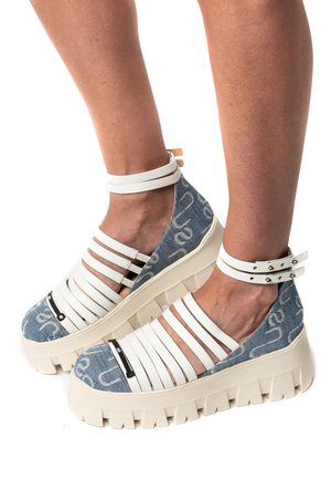 SUÈI, Lace-up heels - off-white
