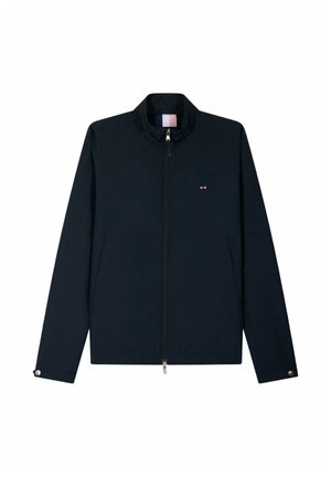 Veste légère pour homme bleu marine avec fermeture éclair complète à l'avant, col montant, poches latérales et petit logo rouge et blanc sur la poitrine.