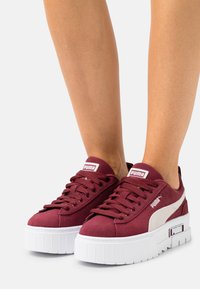 Puma MAYZE  - Sapatilhas - grape wine