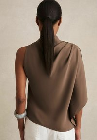 Reiss REGULAR FIT - ONE SHOULDER DRAPED - Felső - mink
