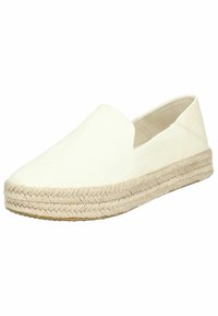 Witte canvas espadrilles zonder veters met een gevlochten jute zool en geen zichtbare hardware, met een eenvoudig, glad ontwerp.
