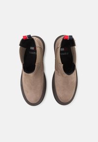 Tommy Jeans FOXING CHELSEA - Gležnjače s platformom - porcini taupe