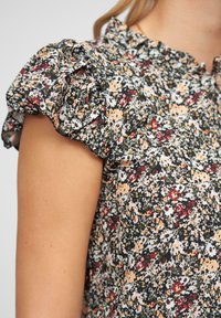 Cloud 5ive MIT KNOPFLEISTE UND BLUMEN - Blúz - black