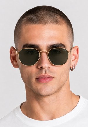 Gianni Kavanagh, Gafas de sol - green