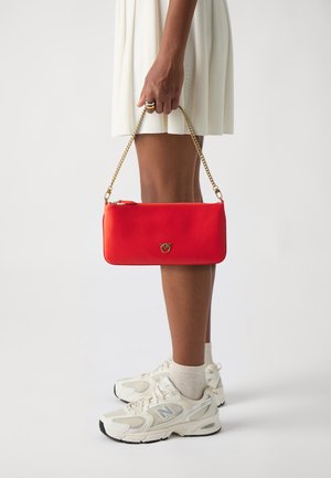 HORIZONTAL FLAT - Handbag - mandarin red/antique gold-coloured